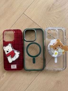 iPhone 16 pro Clear Green MagSafe-Compatible Phone Case with Excellent Condition